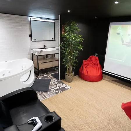 Capsule Cinema - Balneo Cinema Playstation 5 Apartment Valenciennes
