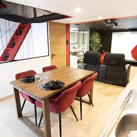 Capsule Cinema - Balneo Cinema Playstation 5 *